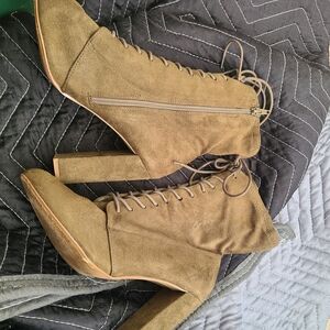 Steve Madden Olive Lace-Up Heeled Boots